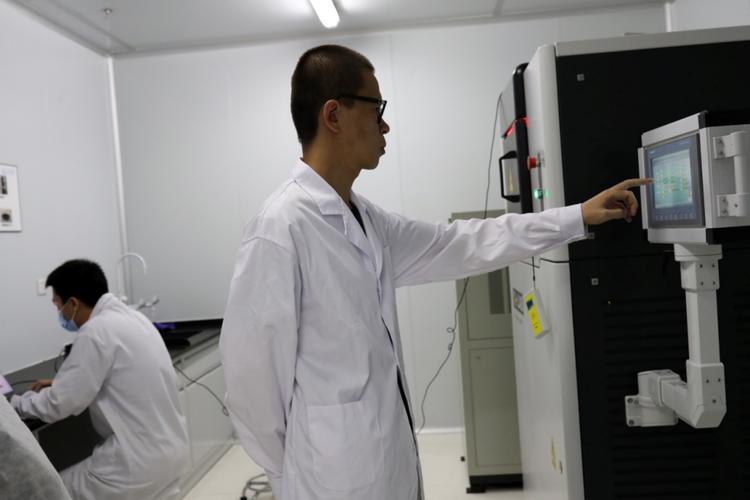 东莞有家"蚊子工厂":用核技术给蚊子做"绝育手术"